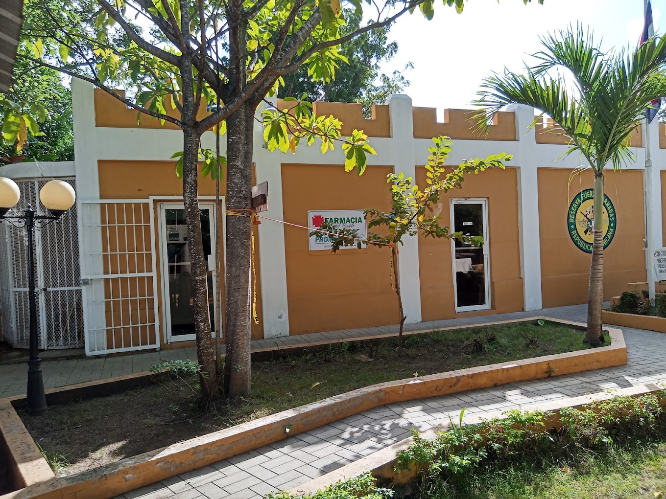 Farmacia del pueblo San Luis Santiago